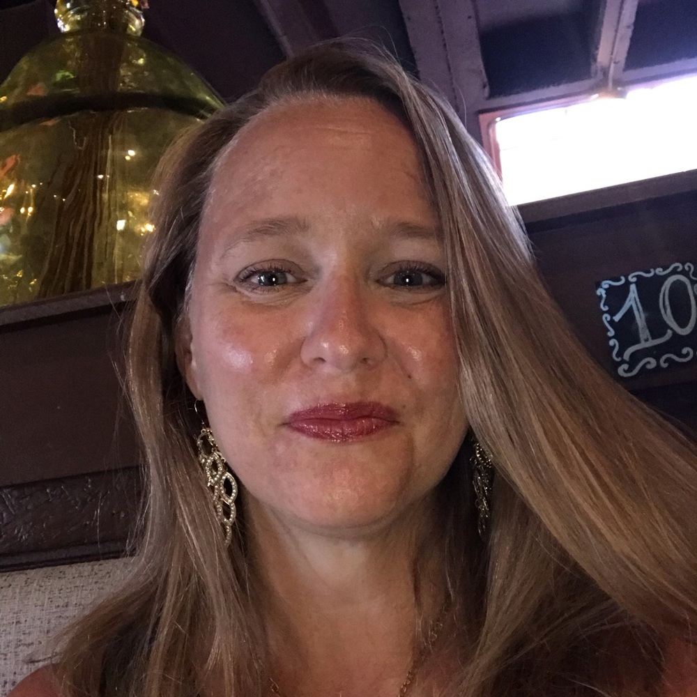 Meet your Posher, Jennifer
